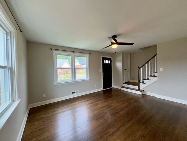 Building Photo - 205 Sipple Ave