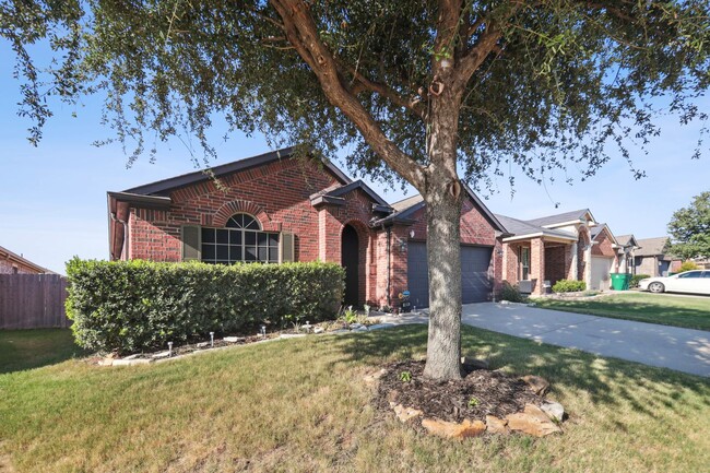 Building Photo - 4 Bedroom Single Family in Crossroads