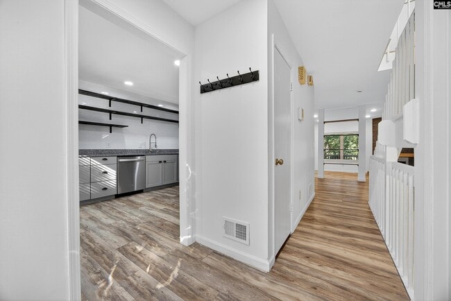 Building Photo - 298 Outrigger Ln