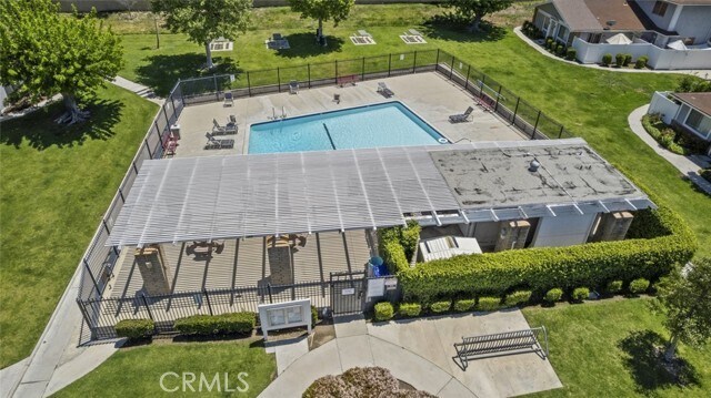 Foto del edificio - 28121 Robin Ave