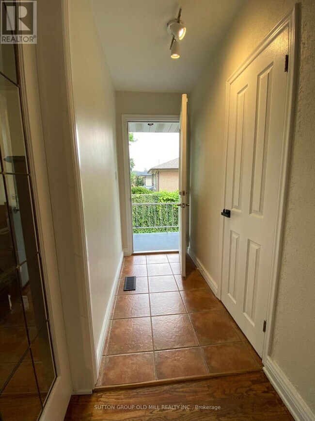 Building Photo - 32 Hagersville Ct