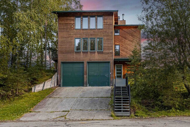 Foto del edificio - 3 Bedroom 3.5 Bathroom Single-Family Home!