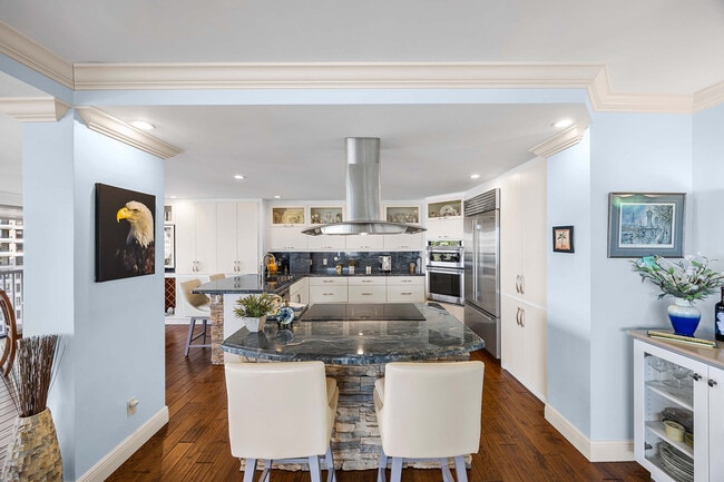 Building Photo - 4401 Gulf Shore Blvd N