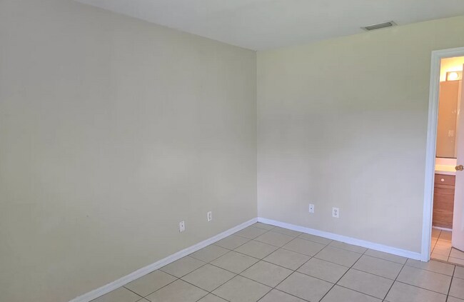 Foto del edificio - 4642 Golfview Blvd