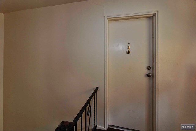Foto del edificio - 4 Rolling Ridge Rd
