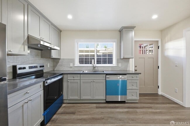 Building Photo - 1942 Peggy Dr