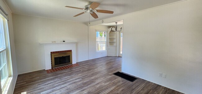 Foto del edificio - Coronado: Charming 2bd/1ba Village House w...