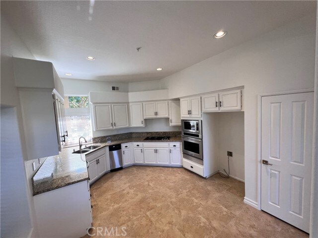 Foto del edificio - 1034 Las Posas