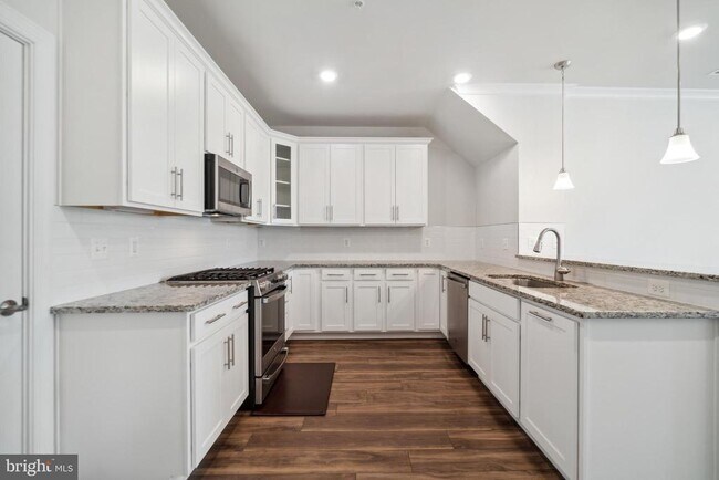 Building Photo - 45083 Cappamore Terrace
