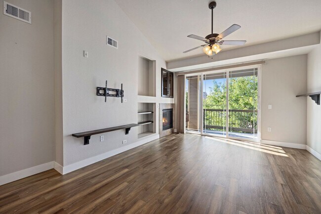 Foto del edificio - Bright 2 Bed, 2 Bath Condo in Fort Collins!!