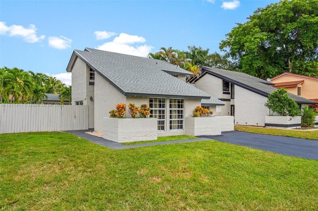 Foto del edificio - 8351 SW 39th Ct