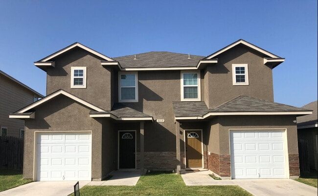 Foto del edificio - "Spacious 3-Bedroom Condo Oasis with 2.5 Baths in San Antonio – Your Perfect Retreat!"