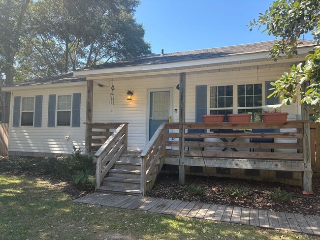 Building Photo - 2 Bedroom 1 Bath Home in Jarvisburg availa...
