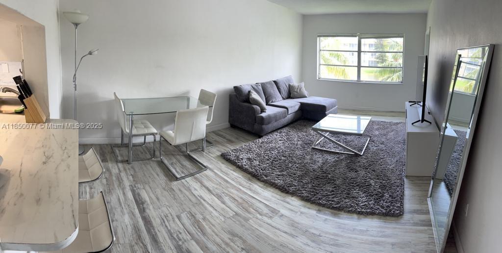 Foto principal - 2825 NE 201st Terrace