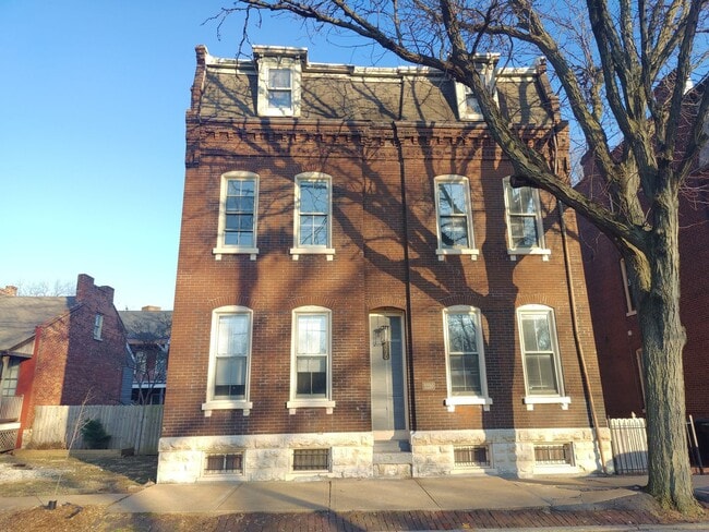 Building Photo - 2220 S 9th St