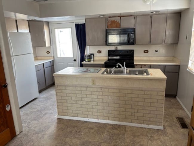 Foto del edificio - 38 10th Ave SE