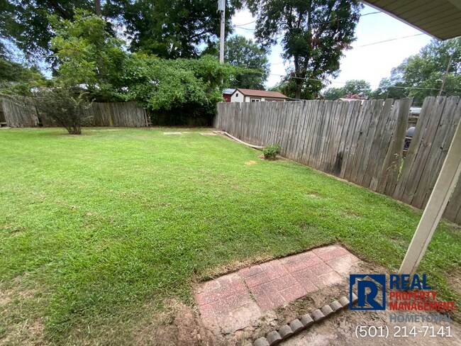 Foto del edificio - 6522 Farmstead Rd