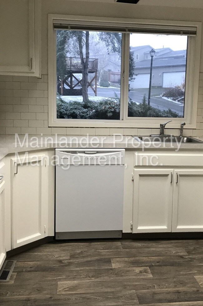 Building Photo - 6236 Meridian Cir