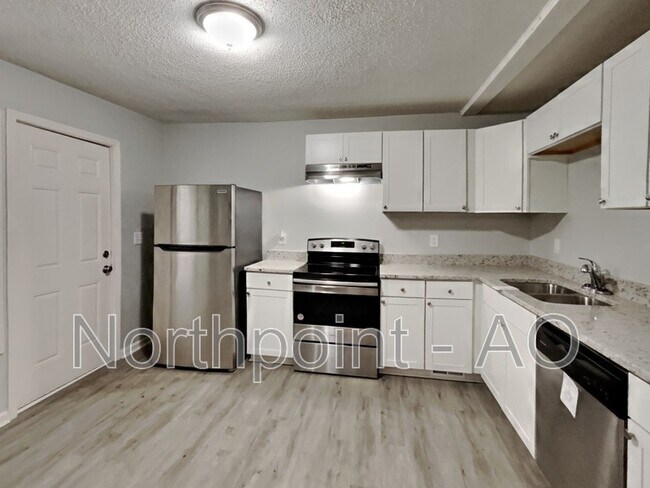 Foto del edificio - 1214 Bolton Rd NW