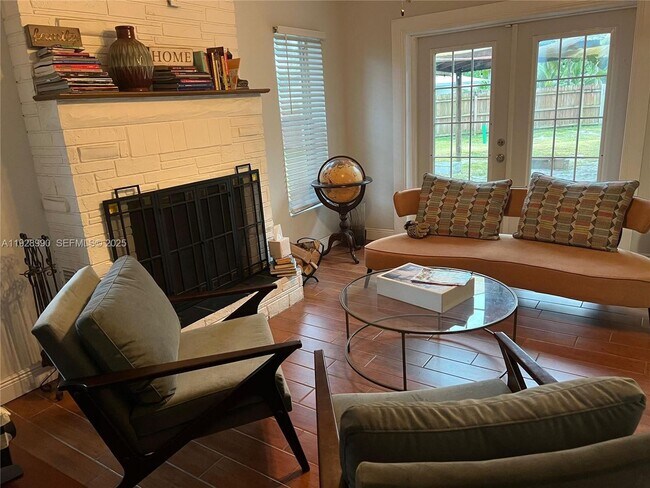 Foto del edificio - 1040 Lyons Park Dr