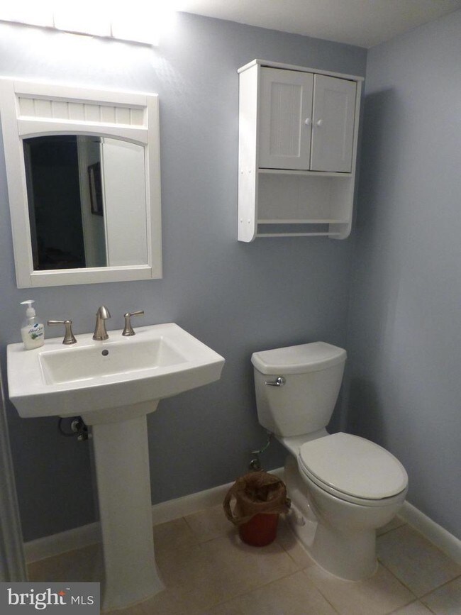 Building Photo - 8807 Aquary Ct
