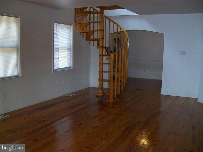Building Photo - 214 Manassas Ave
