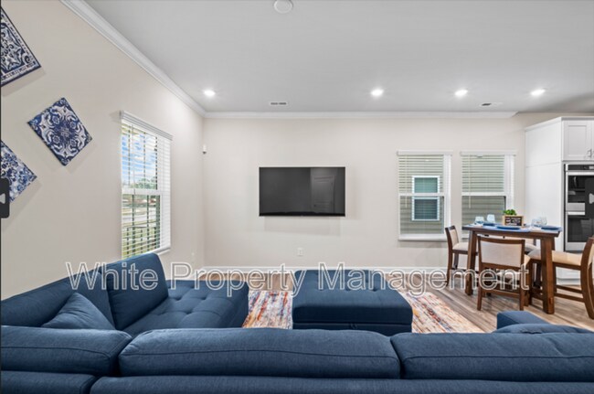 Building Photo - 709 Windage Wy
