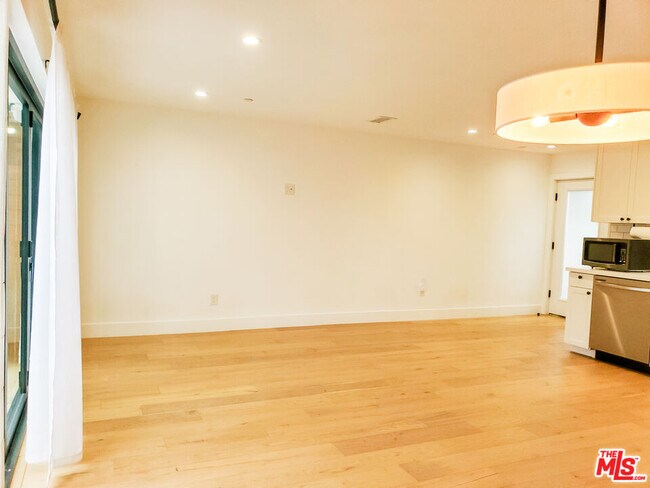 Foto del edificio - 11221 Hannum Ave