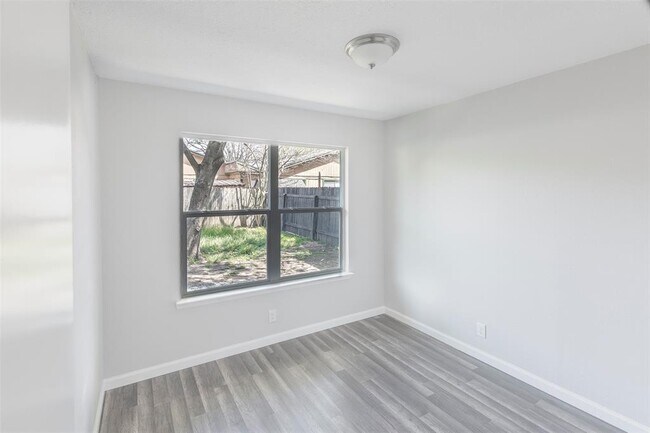 Foto del edificio - 10309 Burmaster Ln