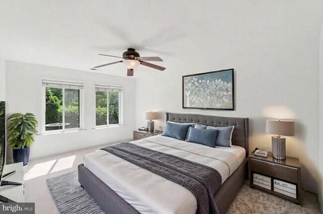 Foto del edificio - 5809 Edson Ln