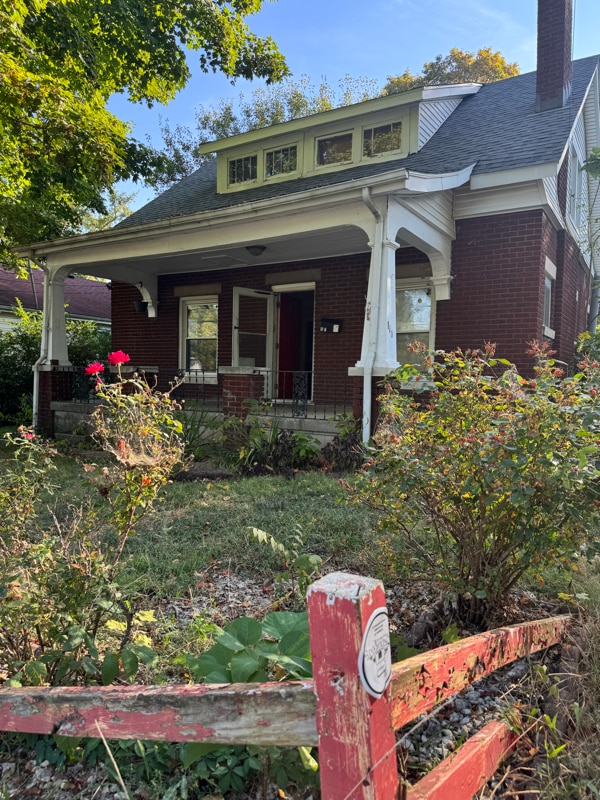 Photo - 110 Woodford Dr House