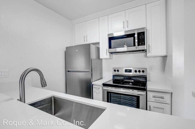 Foto del edificio - 1 br, 1 bath Apartment - 230 Pacific Stree...