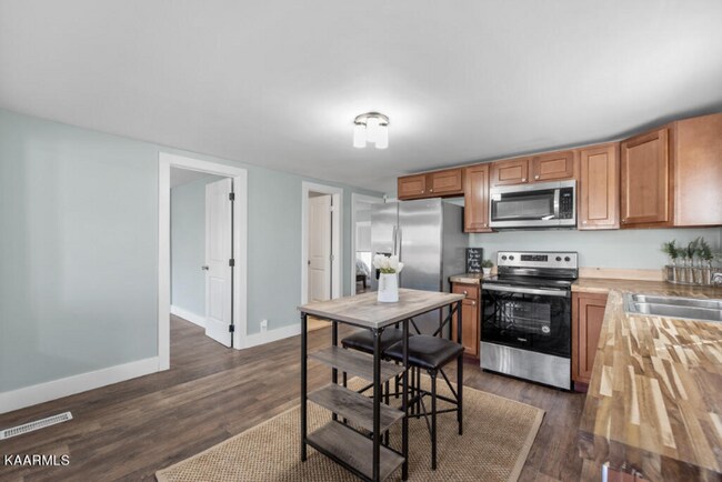 Foto del edificio - 2512 Ramona Ave NW
