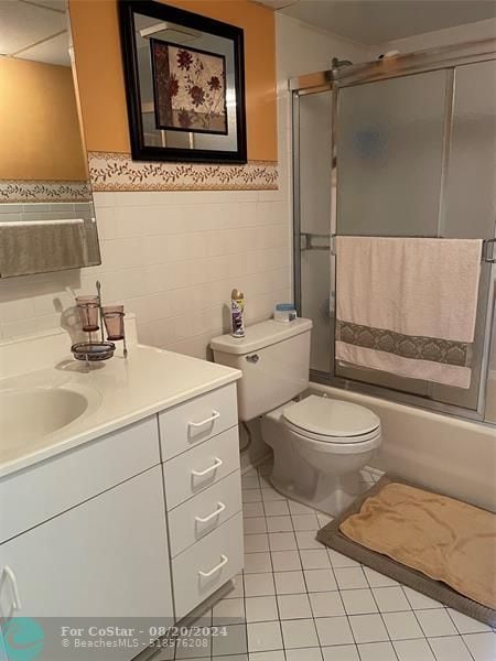 Building Photo - 2860 Somerset Dr