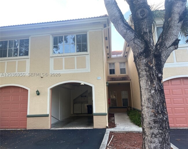 Building Photo - 2492 Centergate Dr