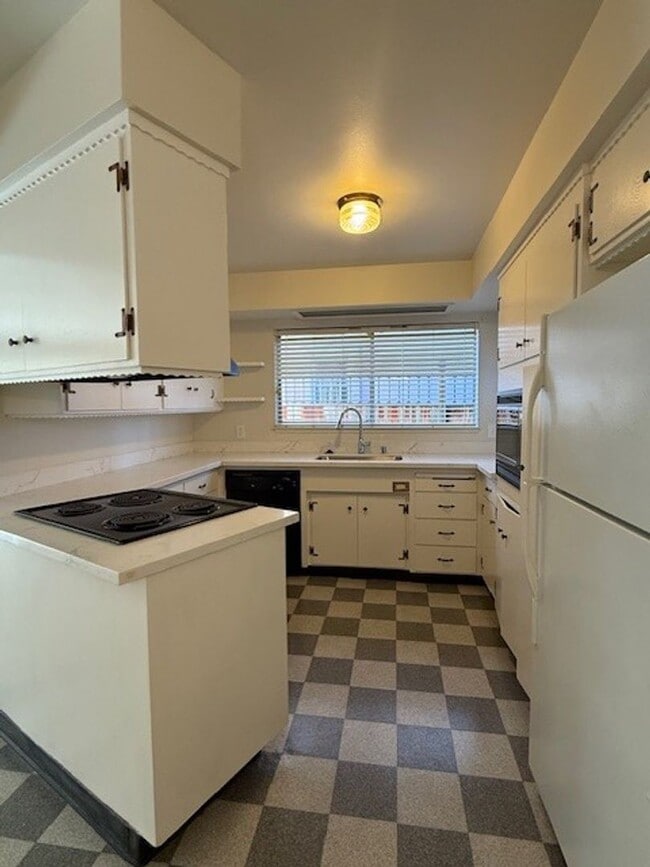 Photo - Home for the Holidays! 3 Bedroom, 2.5 Bath Single Family Home