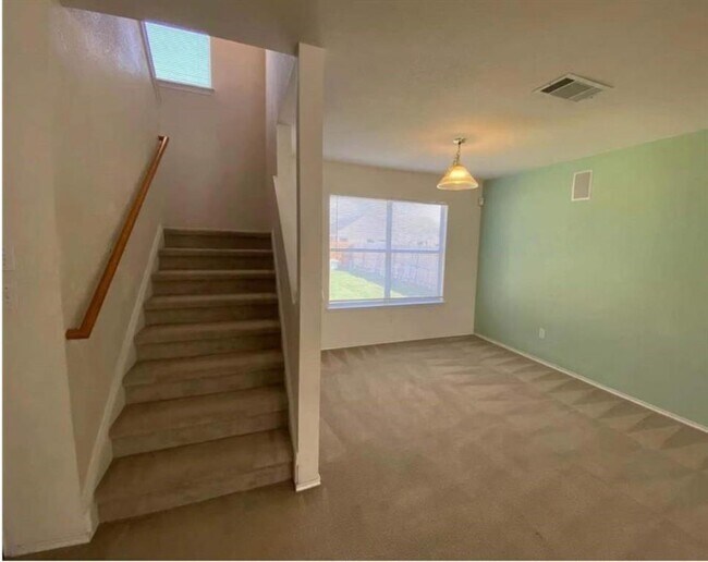 Building Photo - 12205 Kelton Dr