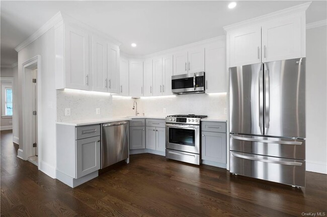 Building Photo - 468 E 54th St