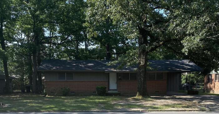 Foto principal - 2300 W 36th