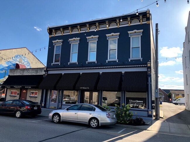 Building Photo - 119 Walnut St