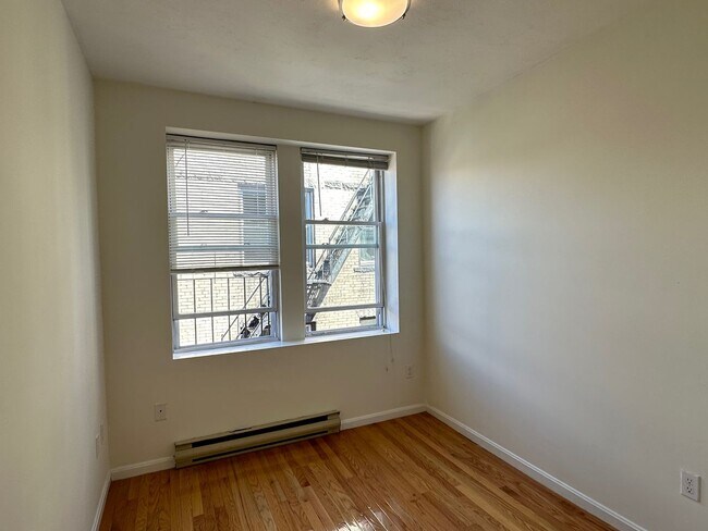 Foto del edificio - Beautifully updated 1 bed in the North End.