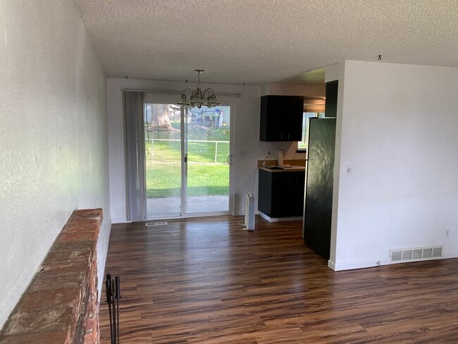 Building Photo - 1005 S Zillah Ct