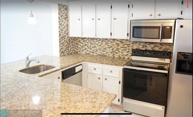 Foto del edificio - 23288 SW 57th Ave