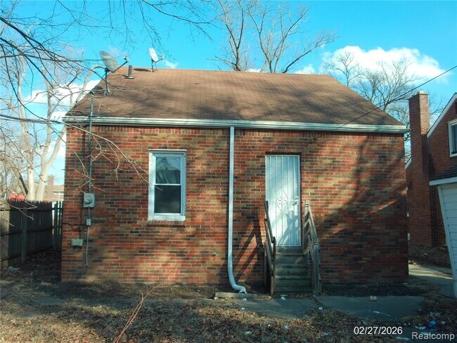 Foto del edificio - 15107 Whitcomb