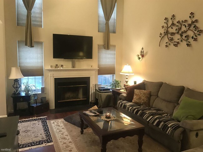 Foto del edificio - 3 br, 2.5 bath House - 15 Stokes Rd
