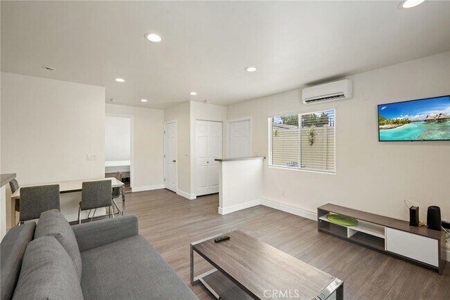 Foto del edificio - 11716 Paso Robles Ave