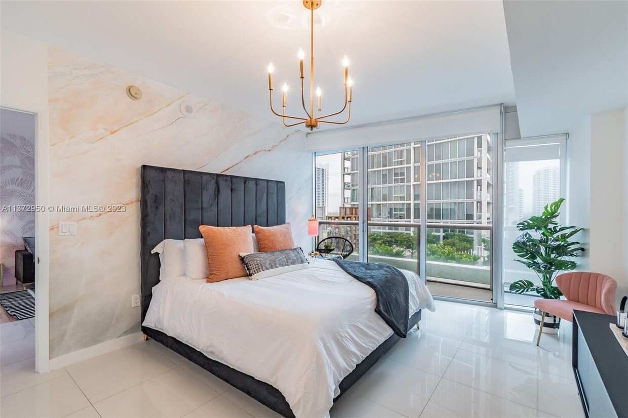 Primary Photo - 485 Brickell Ave