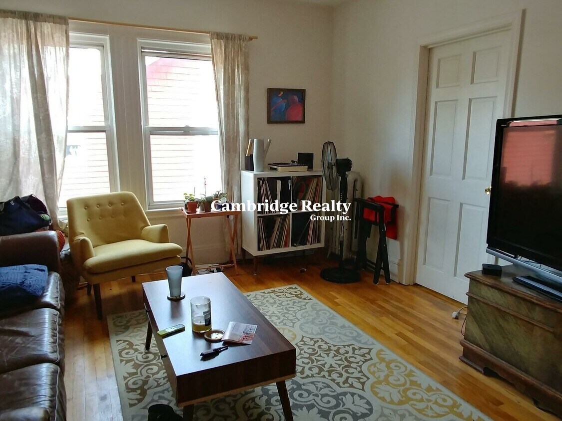 Primary Photo - 63 Marshall St