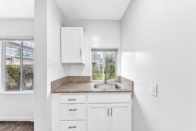 Foto del edificio - 530 W 9th St