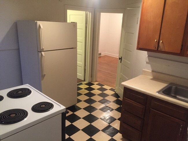 Building Photo - 901 Bingham Ave